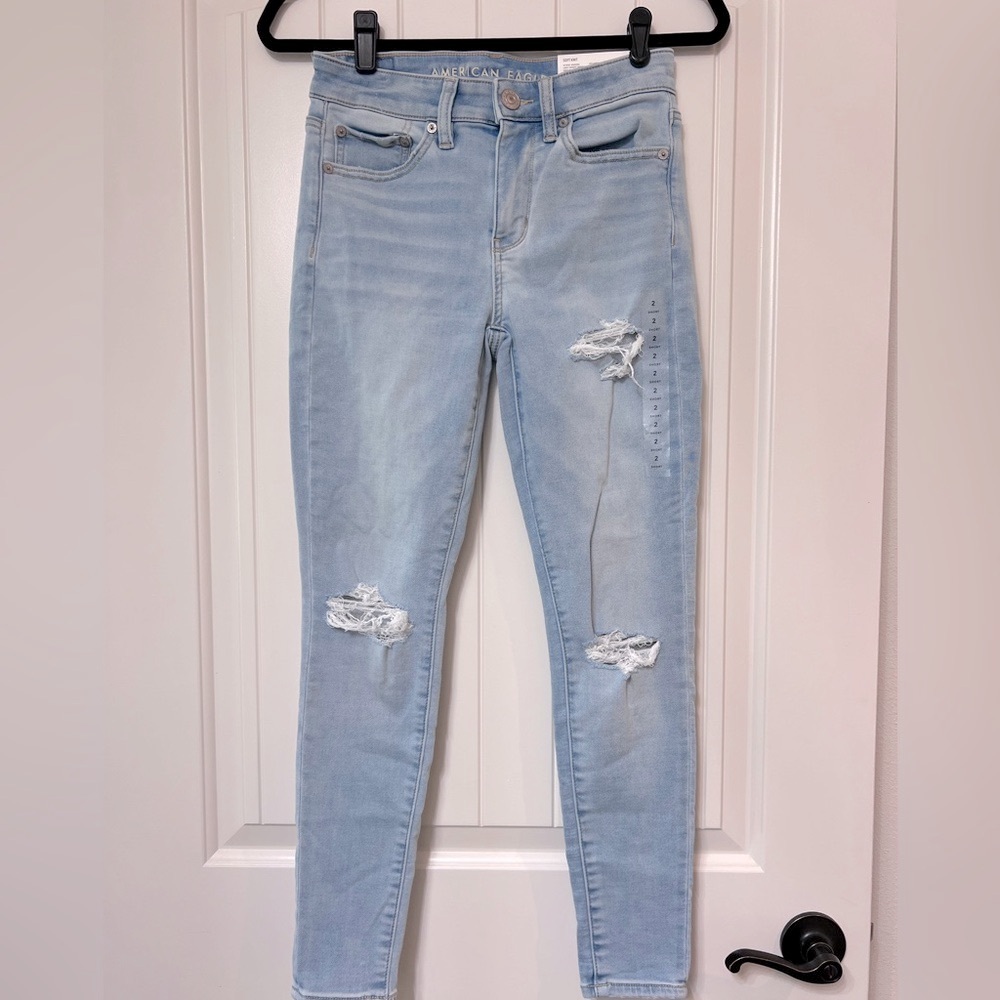 American Eagle,  NWT high-rise Jeggings, soft knit, light blue, size 2short